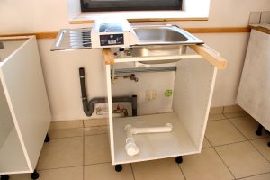 Comment mettre en service un lave-vaisselle ? Conseils d'installation